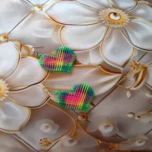 Aretes corazón tejido con hilo chino