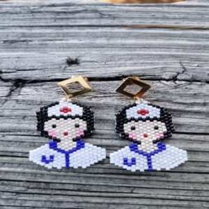 Aretes enfermera cruz